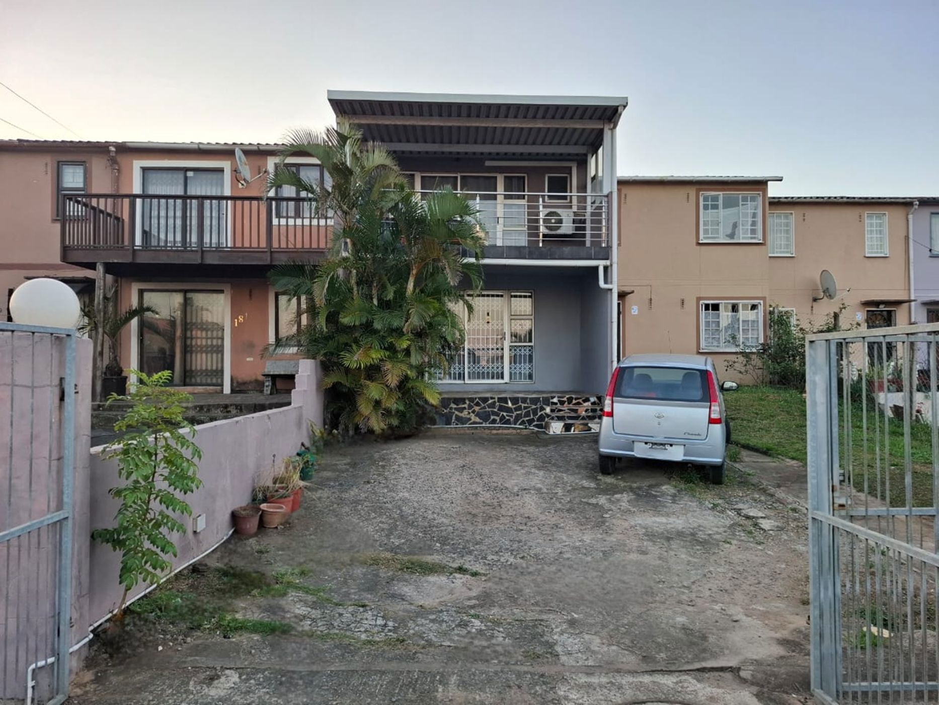 House for sale in Phoenix, KwaZulu-Natal - 1DA1713526