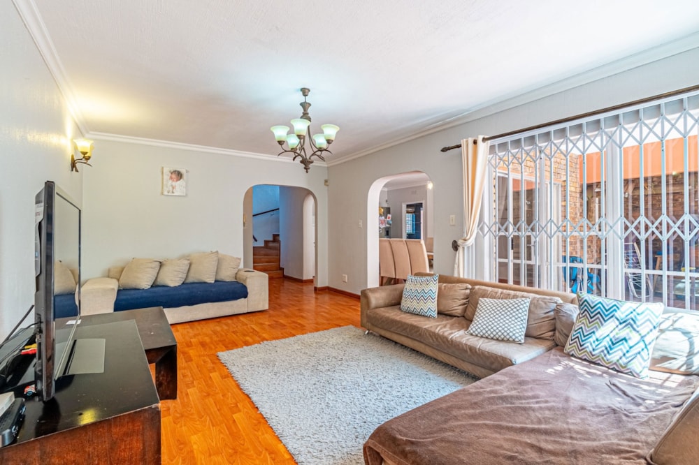 Townhouse for sale in Sandown, Sandton - HP1713643 Townhouse for sale in Sandown, Sandton - HP1713643