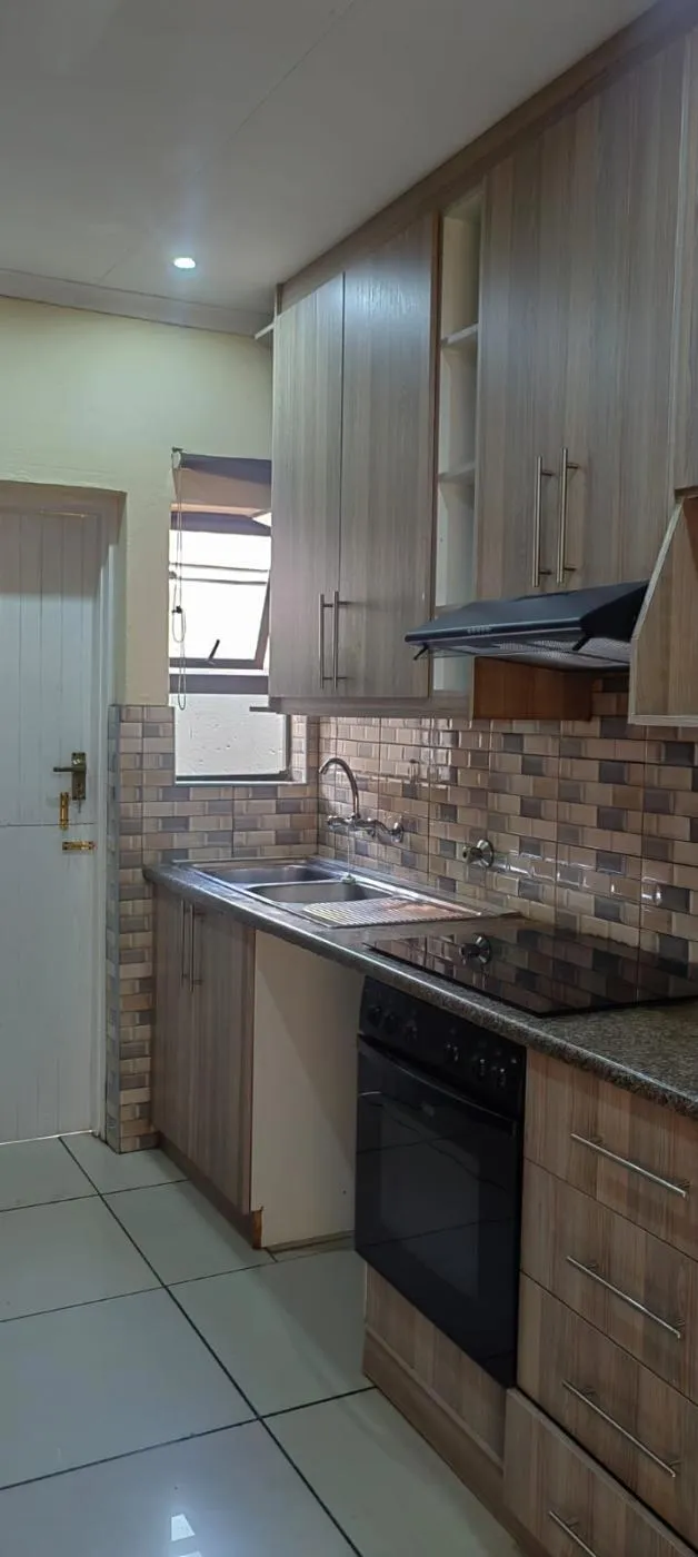 House let in Kempton Park - ENL1713778 House let in Kempton Park - ENL1713778