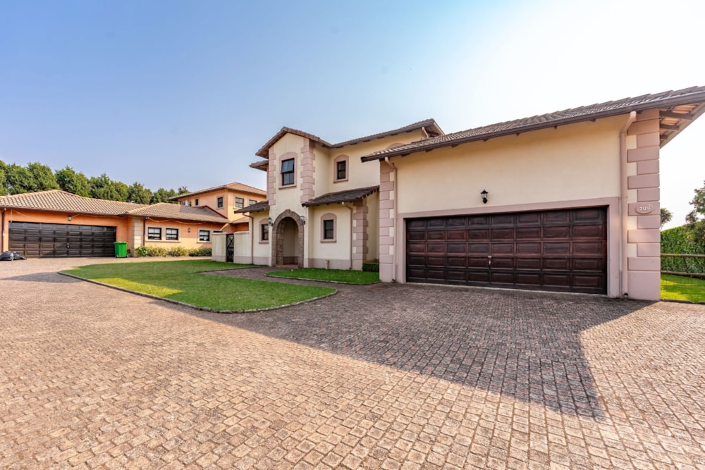 Security estate home for sale in Plantations Estate - 1KF1714017 Security estate home for sale in Plantations Estate - 1KF1714017