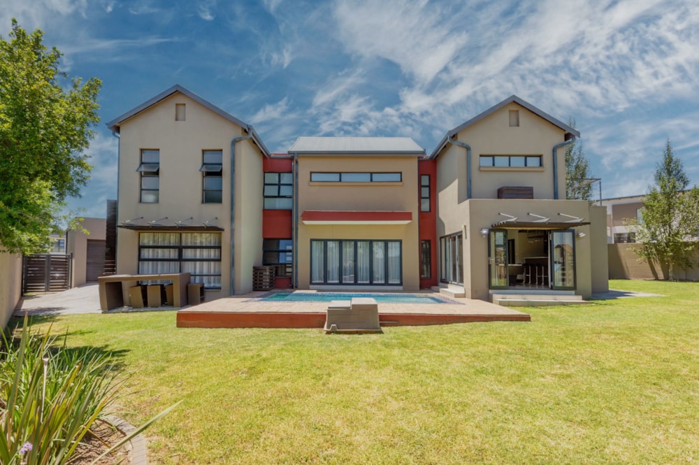 Double-storey house to rent in Copperleaf - 1CU1713969 Double-storey house to rent in Copperleaf - 1CU1713969