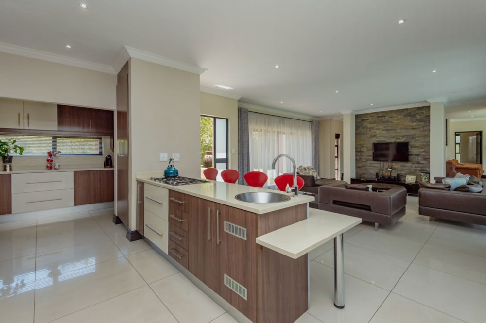 Double-storey house to rent in Copperleaf - 1CU1713969 Double-storey house to rent in Copperleaf - 1CU1713969