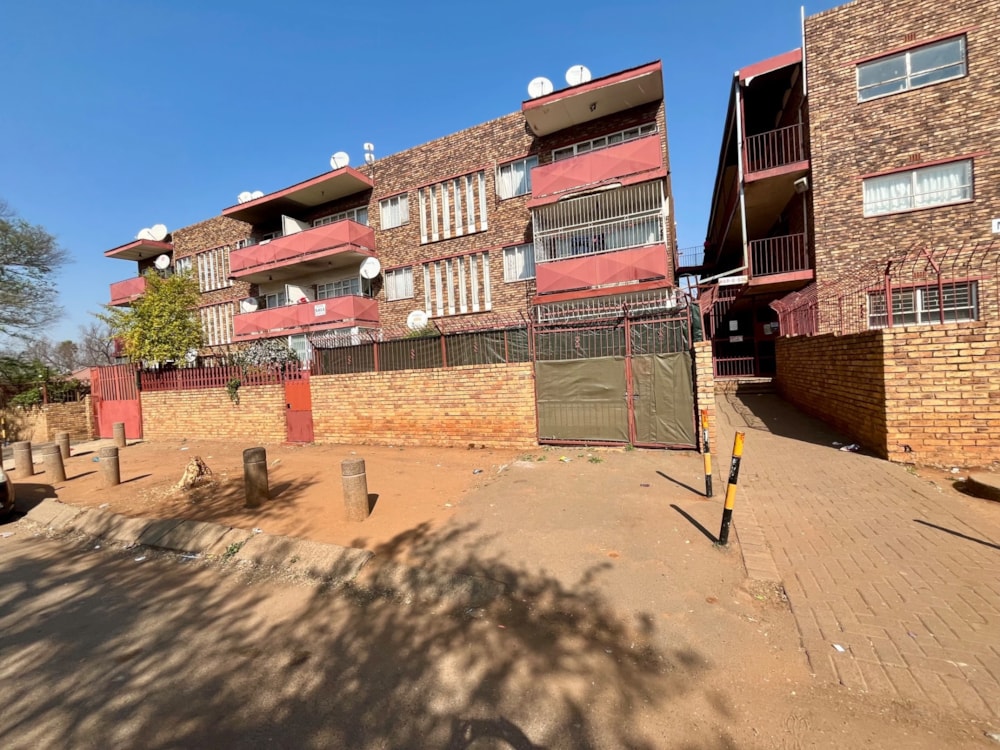 Apartment for sale in Vanderbijlpark CW 2 - 1VT1713841