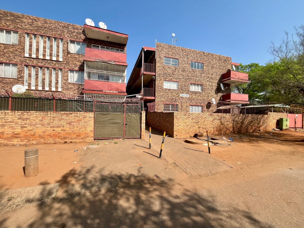 Apartment for sale in Vanderbijlpark CW 2 - 1VT1713841