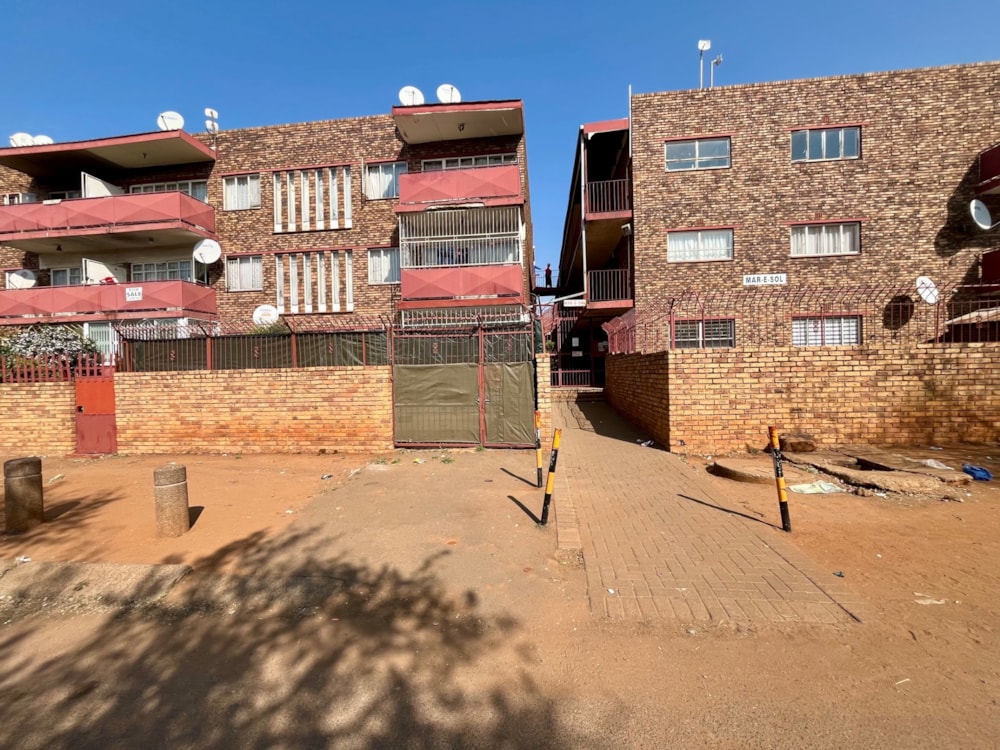 Apartment for sale in Vanderbijlpark CW 2 - 1VT1713841