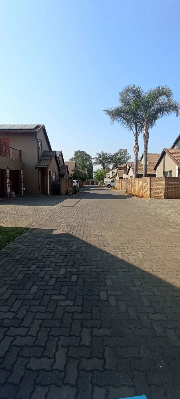 Townhouse let in Pomona - ENL1714030 Townhouse let in Pomona - ENL1714030