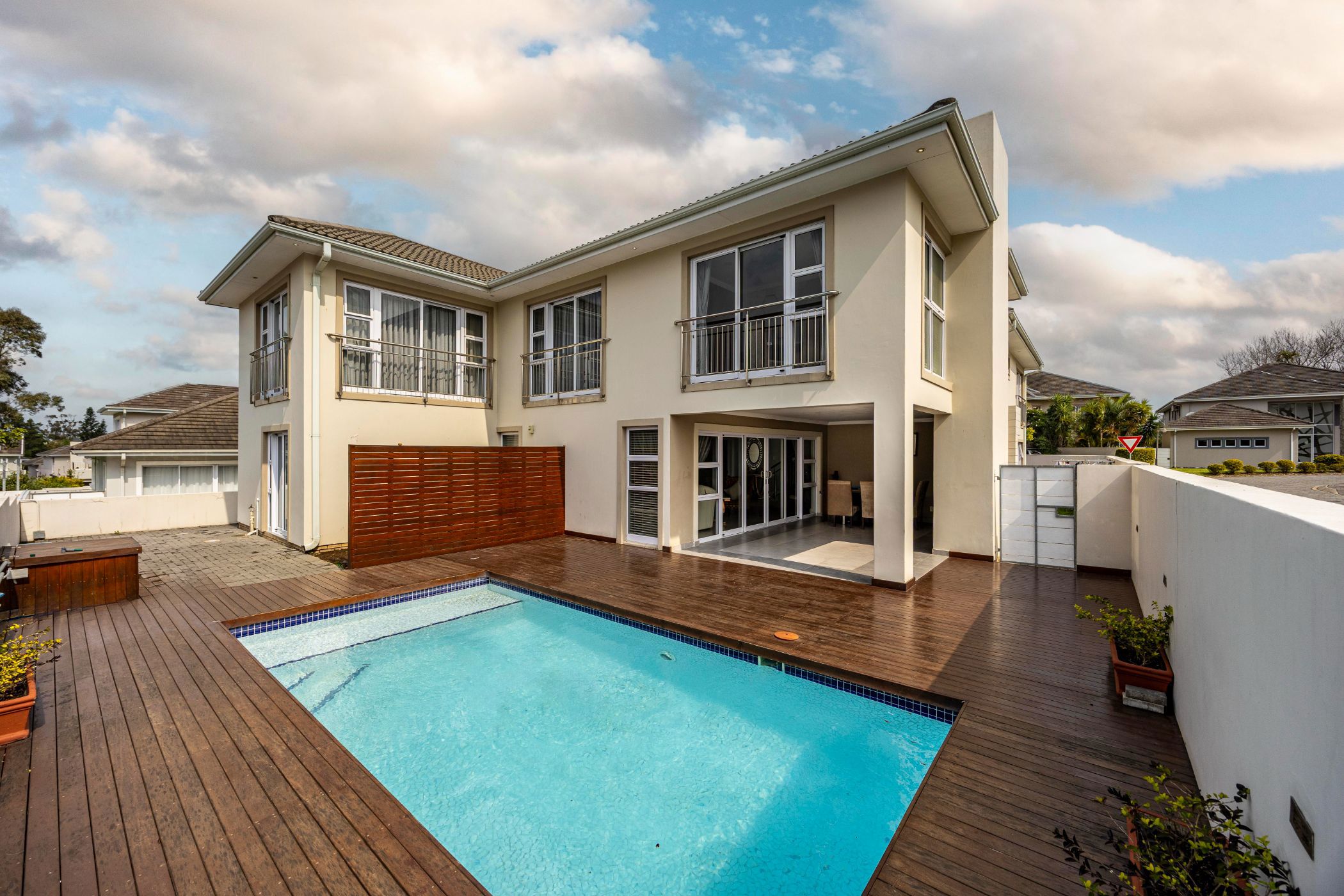 House for sale in Beacon Bay - 1EZ1714435