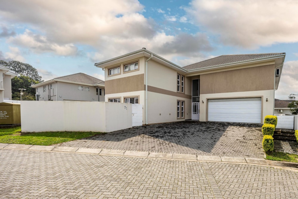 House for sale in Beacon Bay - 1EZ1714435 House for sale in Beacon Bay - 1EZ1714435