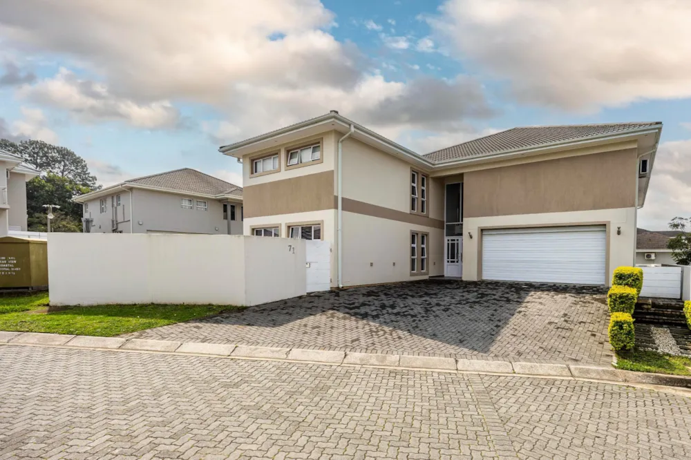 House for sale in Beacon Bay - 1EZ1714435 House for sale in Beacon Bay - 1EZ1714435
