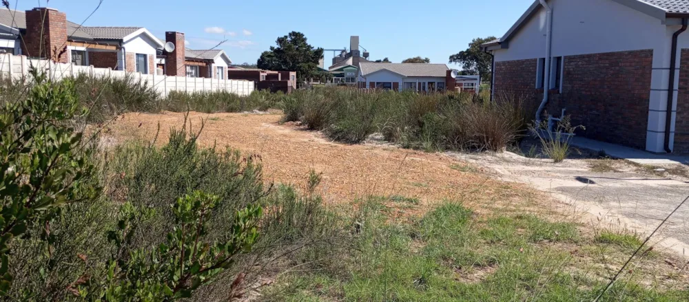 Vacant land for sale in Albertinia - 1SR1714561