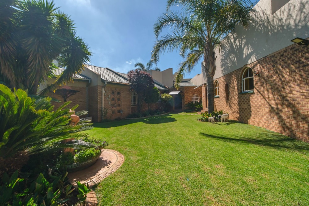 House for sale in Greenhills - 1KR1714570 House for sale in Greenhills - 1KR1714570