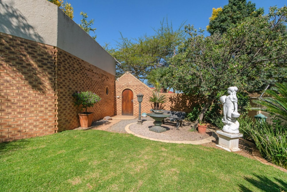 House for sale in Greenhills - 1KR1714570 House for sale in Greenhills - 1KR1714570