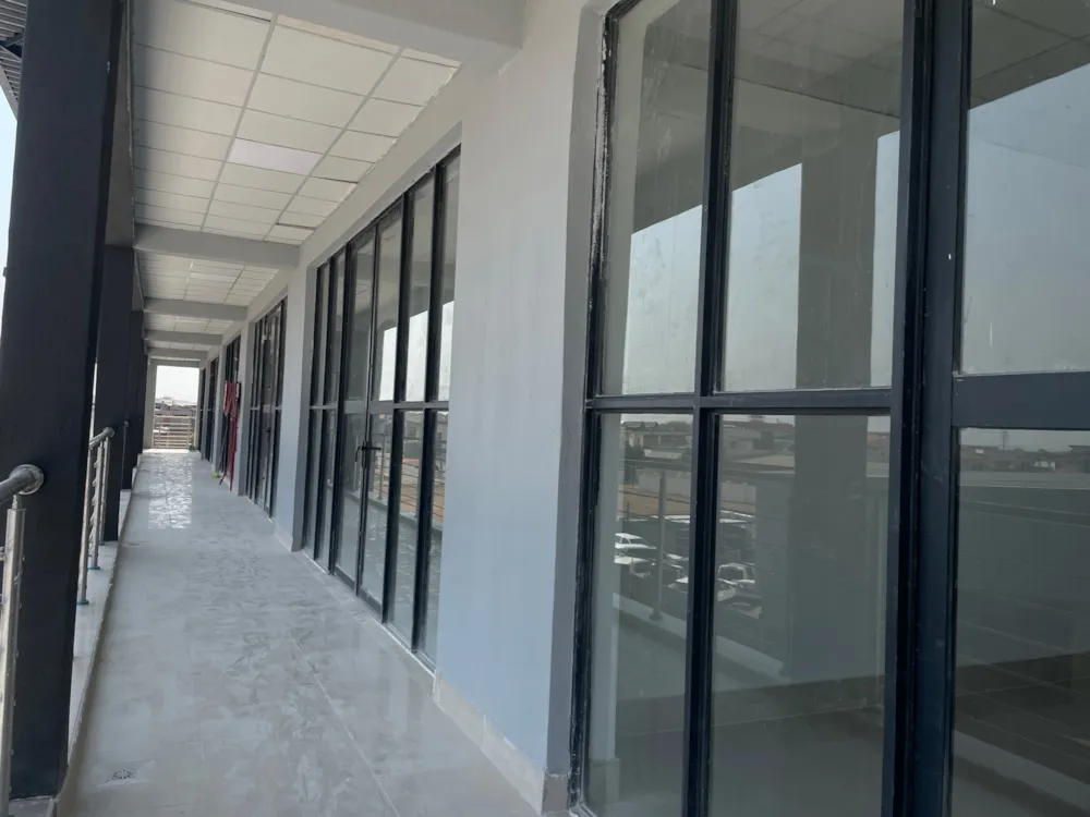Commercial Building let in Setlhoa, Botswana - 3BO1714292