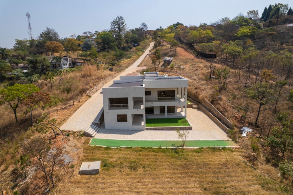 Double-storey house for sale in Glen Lorne, Zimbabwe - 3ZB1714327 Double-storey house for sale in Glen Lorne, Zimbabwe - 3ZB1714327