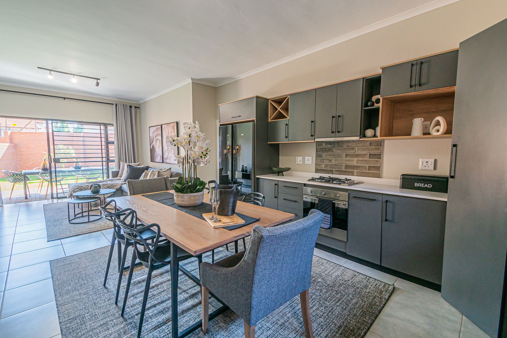 Security complex home to rent in Boardwalk Villas - PTL1720406