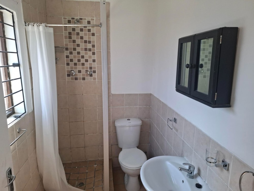 House let in Westridge, Mitchells Plain - 1MN1714444