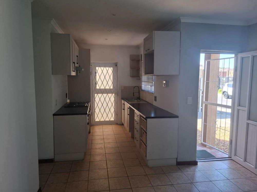 House let in Westridge, Mitchells Plain - 1MN1714444