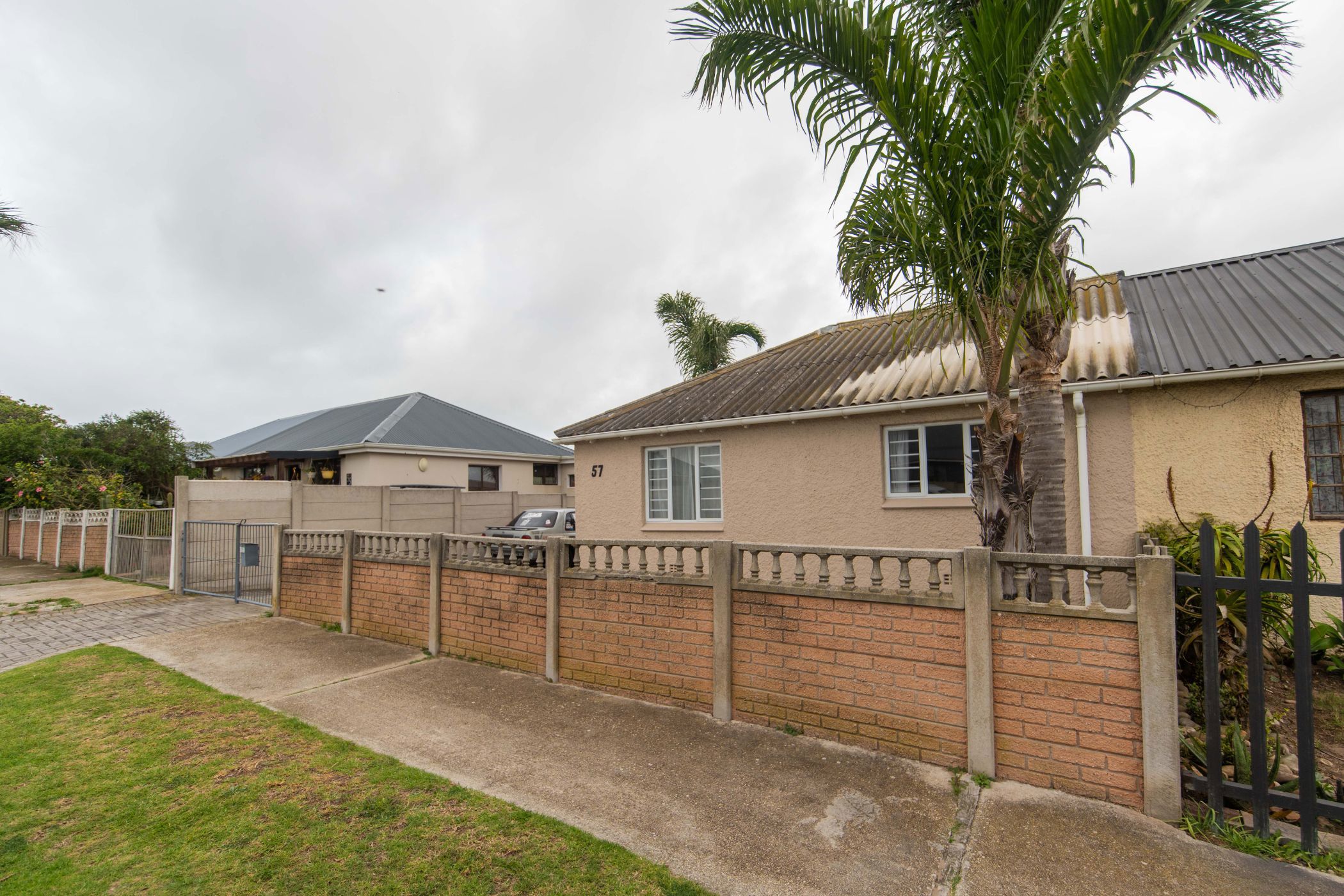 House for sale in South End - 1PLZ1714612