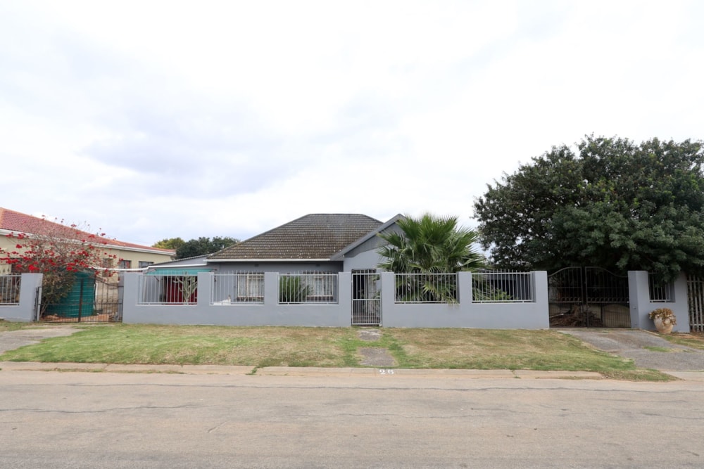 House for sale in Bothasrus - 1UK1714687