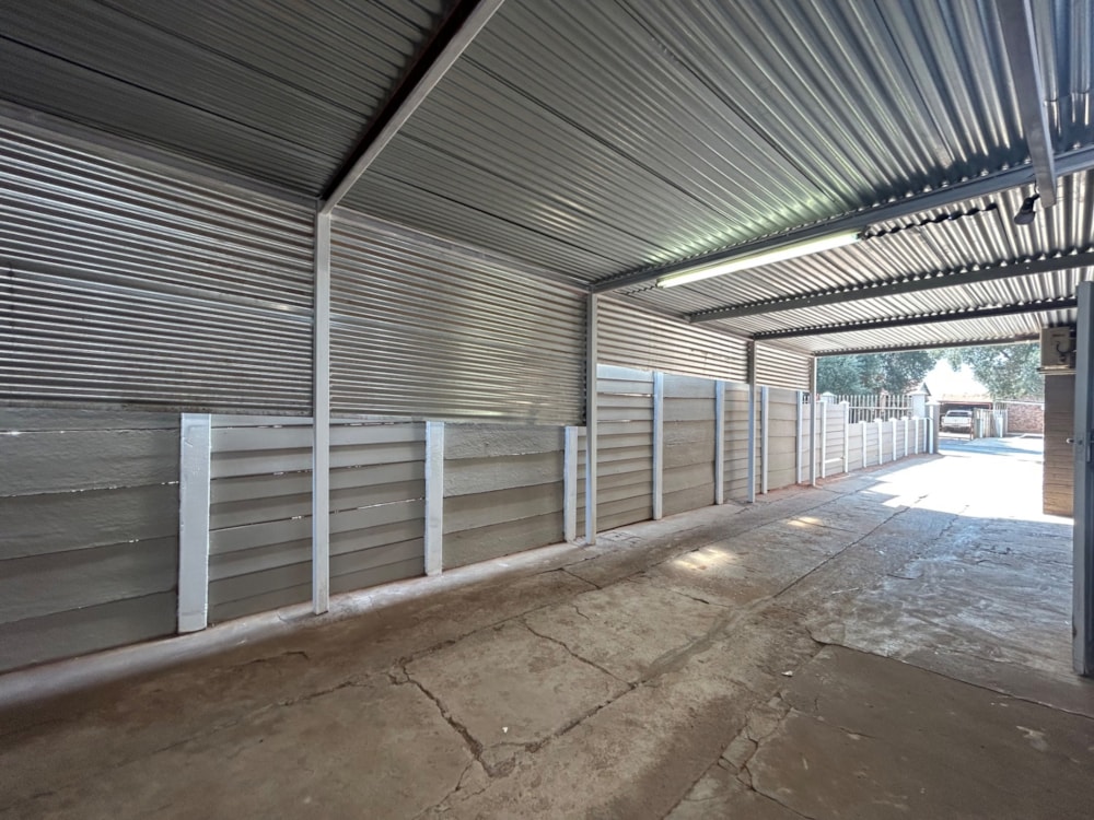 House for sale in Beaconsfield - 1KJ1714851