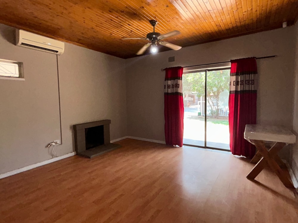 House for sale in Beaconsfield - 1KJ1714851