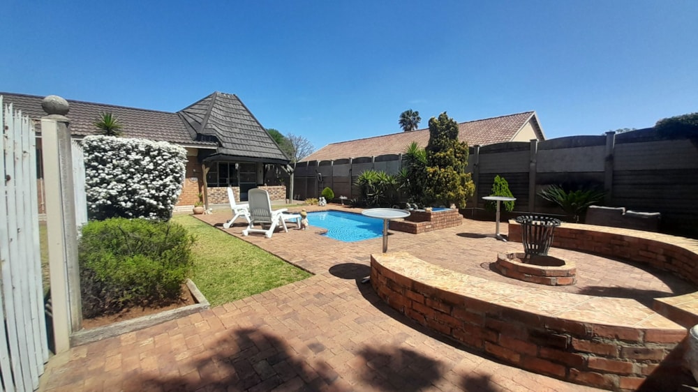 House for sale in Vanderbijlpark SE 6 - 1VT1715073