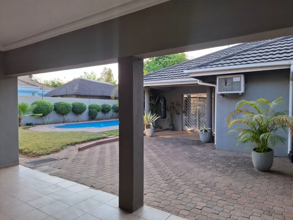 House for sale in Block 6, Botswana - 3BO1715551 House for sale in Block 6, Botswana - 3BO1715551