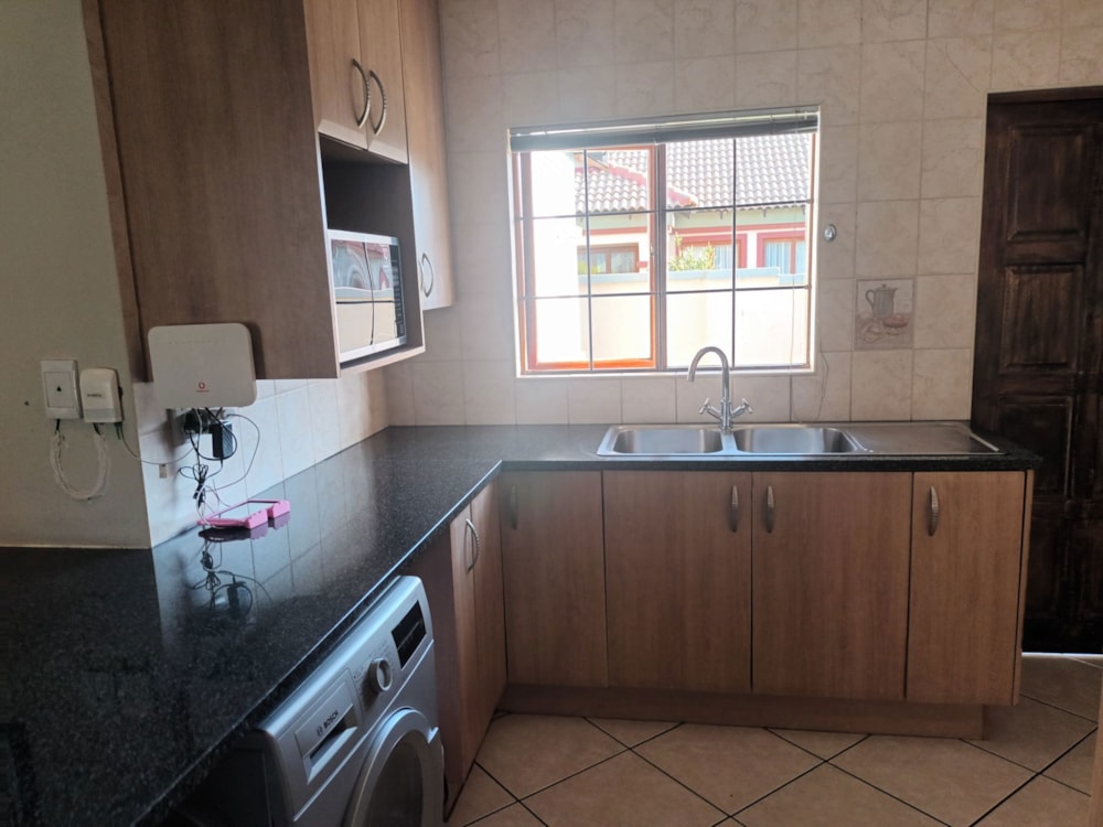 Townhouse let in Sunair Park - 1BJ1715046 Townhouse let in Sunair Park - 1BJ1715046