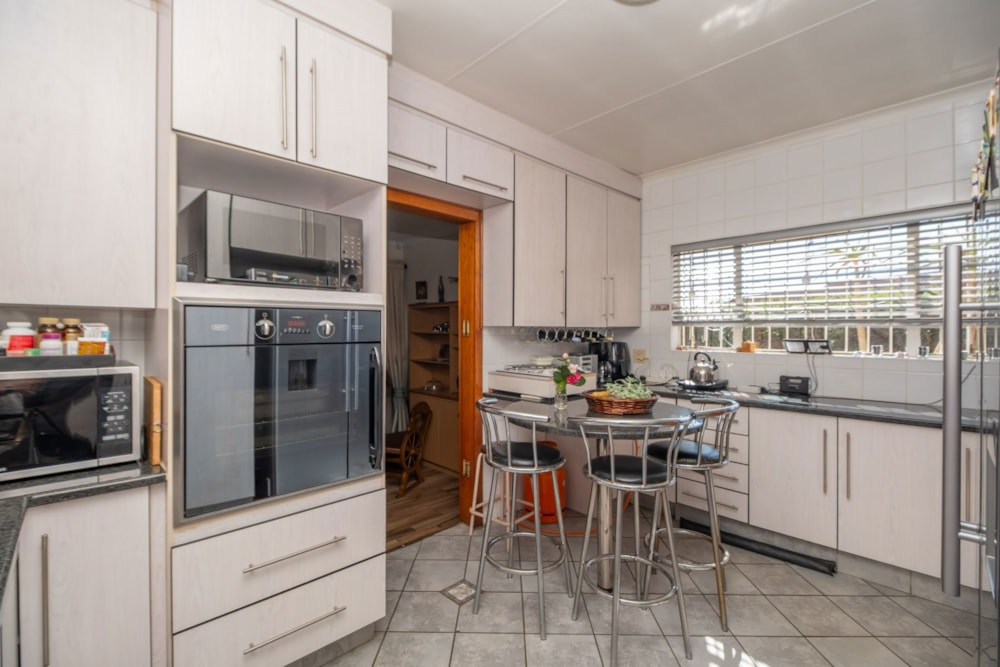 House for sale in Helikon Park - 1KR1715164