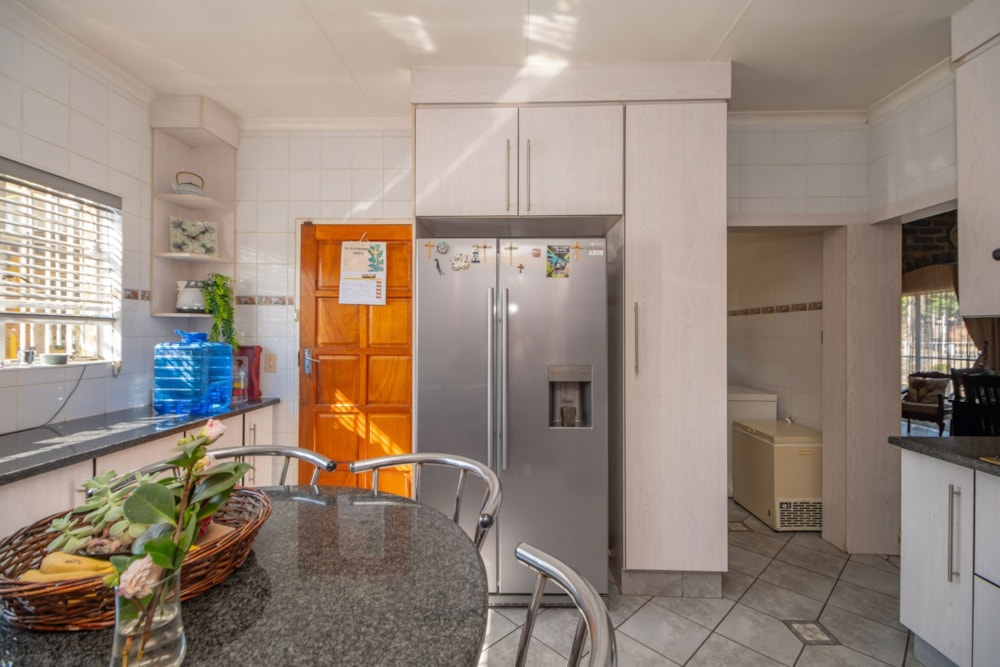 House for sale in Helikon Park - 1KR1715164