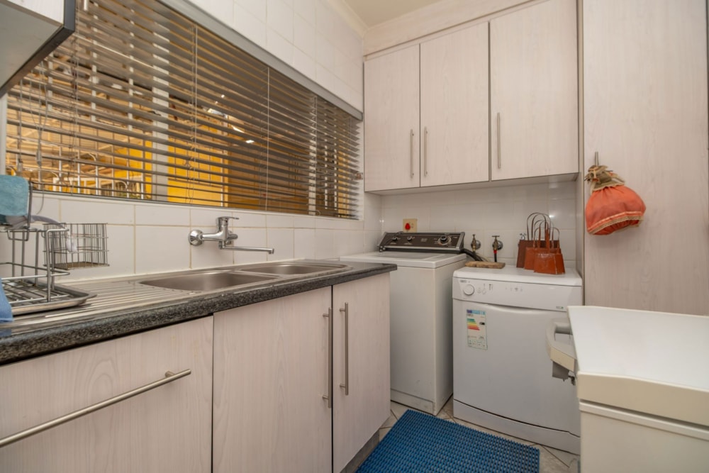 House for sale in Helikon Park - 1KR1715164