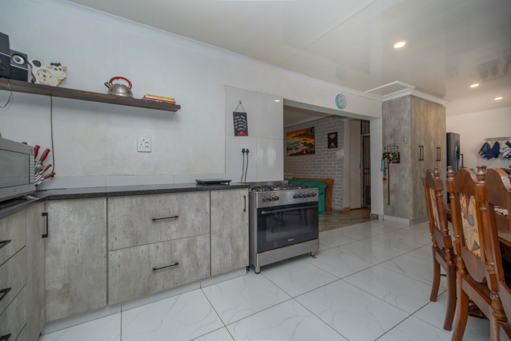 House for sale in Eike Park - 1KR1715170