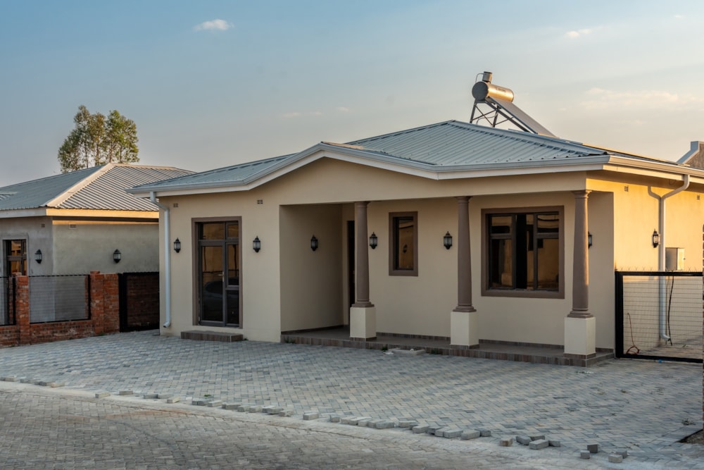 Cluster for sale in Arlington, Zimbabwe - 3ZB1715219