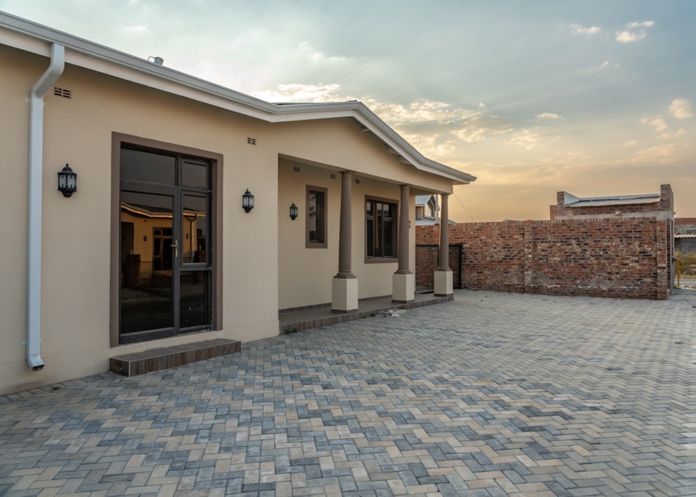 Cluster for sale in Arlington, Zimbabwe - 3ZB1715219