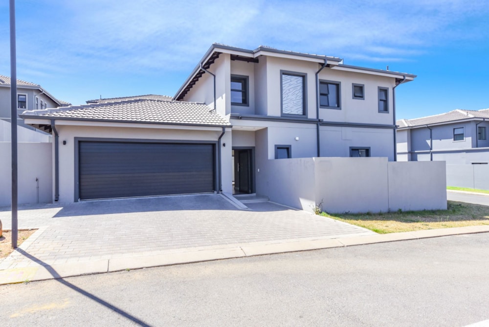 Double-storey house for sale in Olivedale - FW1715555