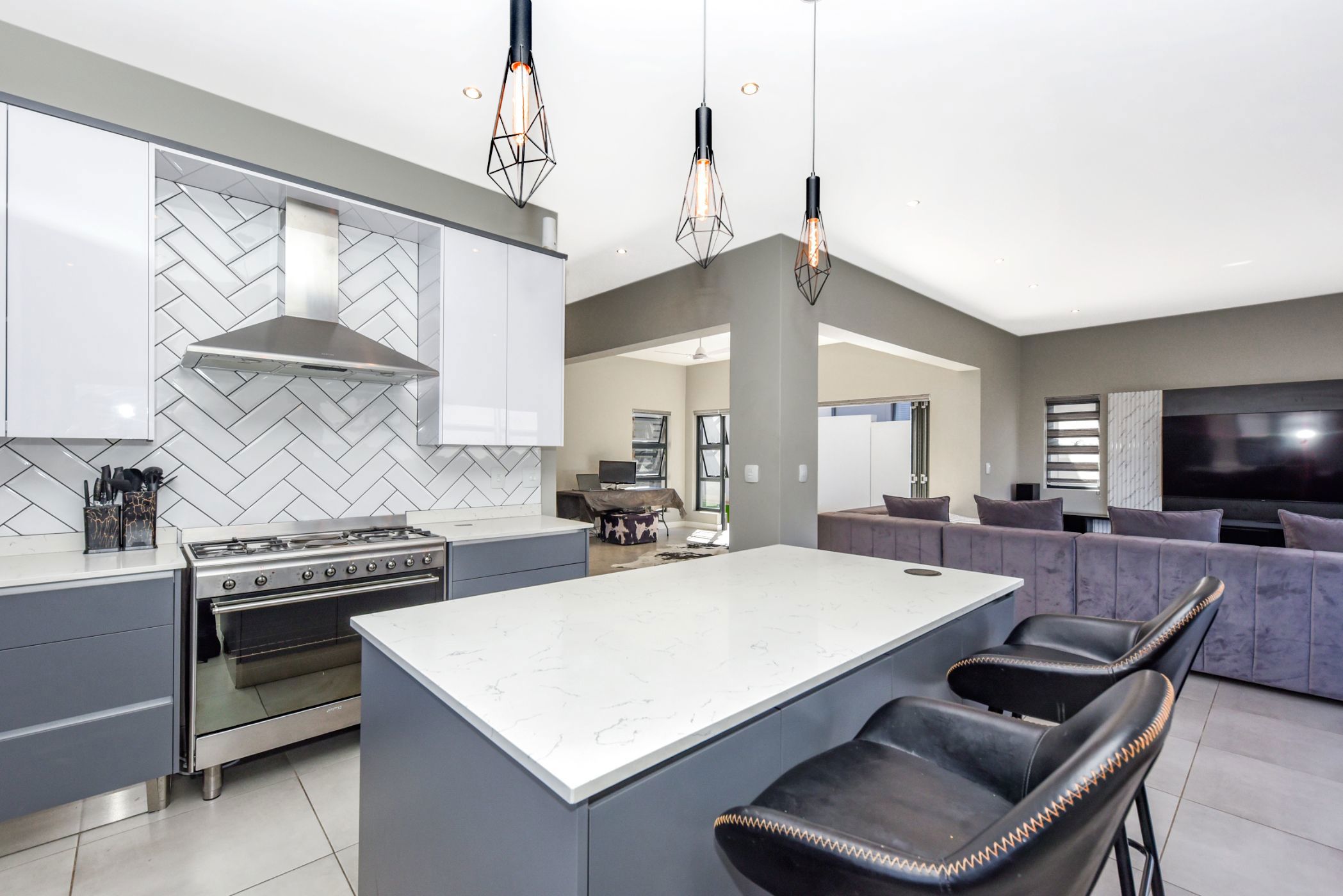 Double-storey house for sale in Olivedale - FW1715555