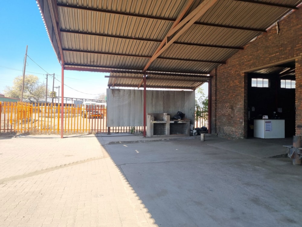 Commercial industrial property for sale in Steelpoort - 1LY1715500 Commercial industrial property for sale in Steelpoort - 1LY1715500
