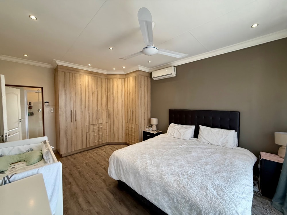 Double-storey house for sale in Boschdal - 1RU1715525