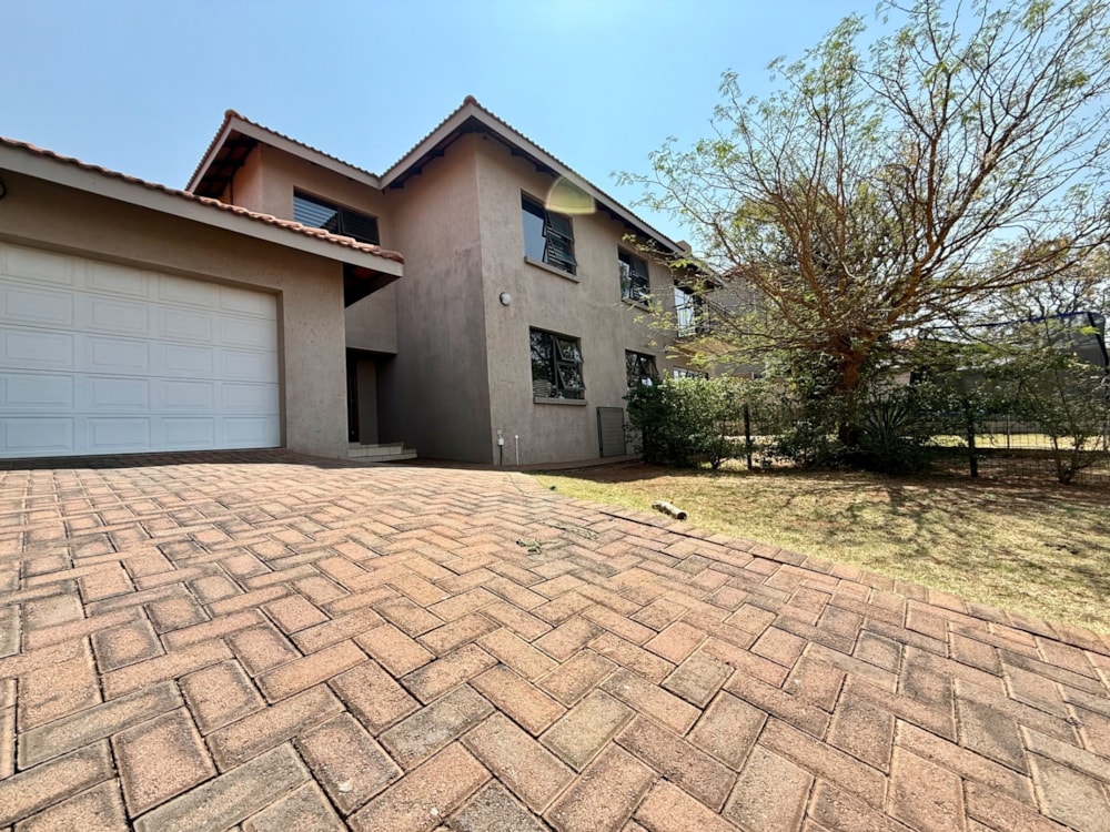 Double-storey house for sale in Boschdal - 1RU1715525