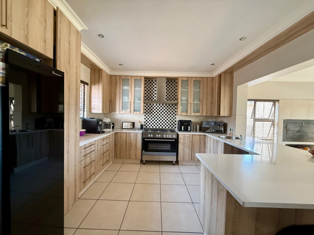 Double-storey house for sale in Boschdal - 1RU1715525