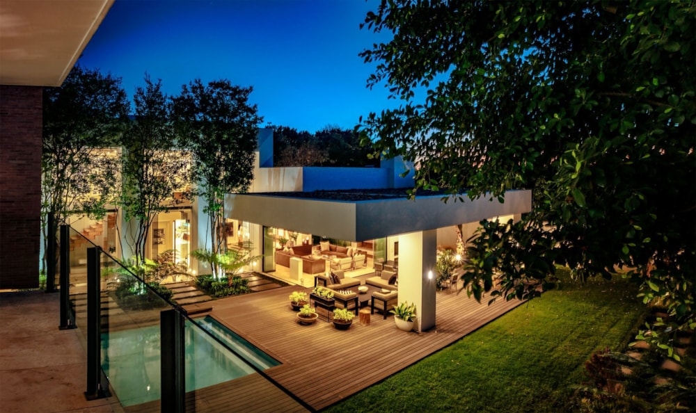 Security complex home for sale in Hyde Park, Sandton - HP1715538