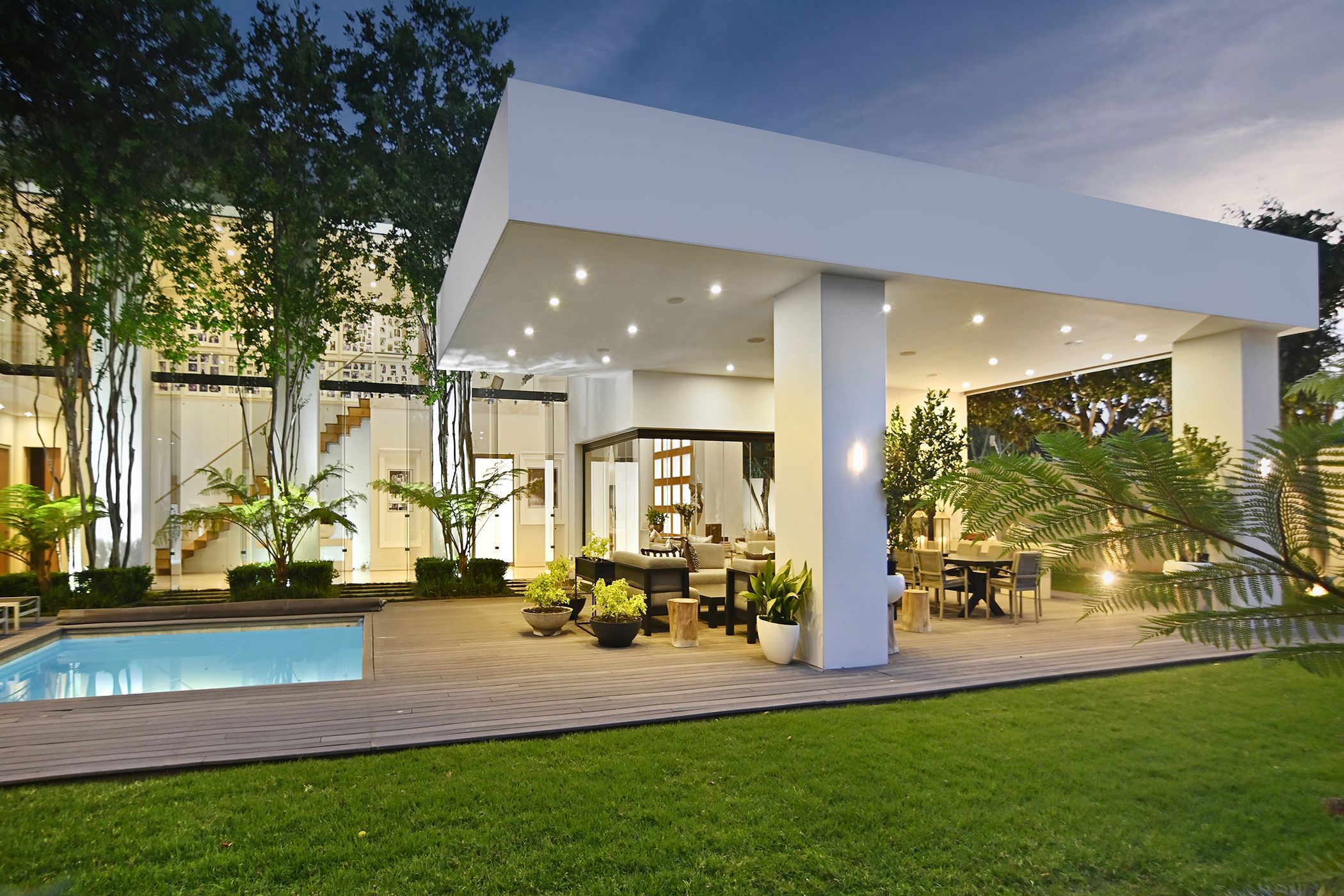 Security complex home for sale in Hyde Park, Sandton - HP1715538