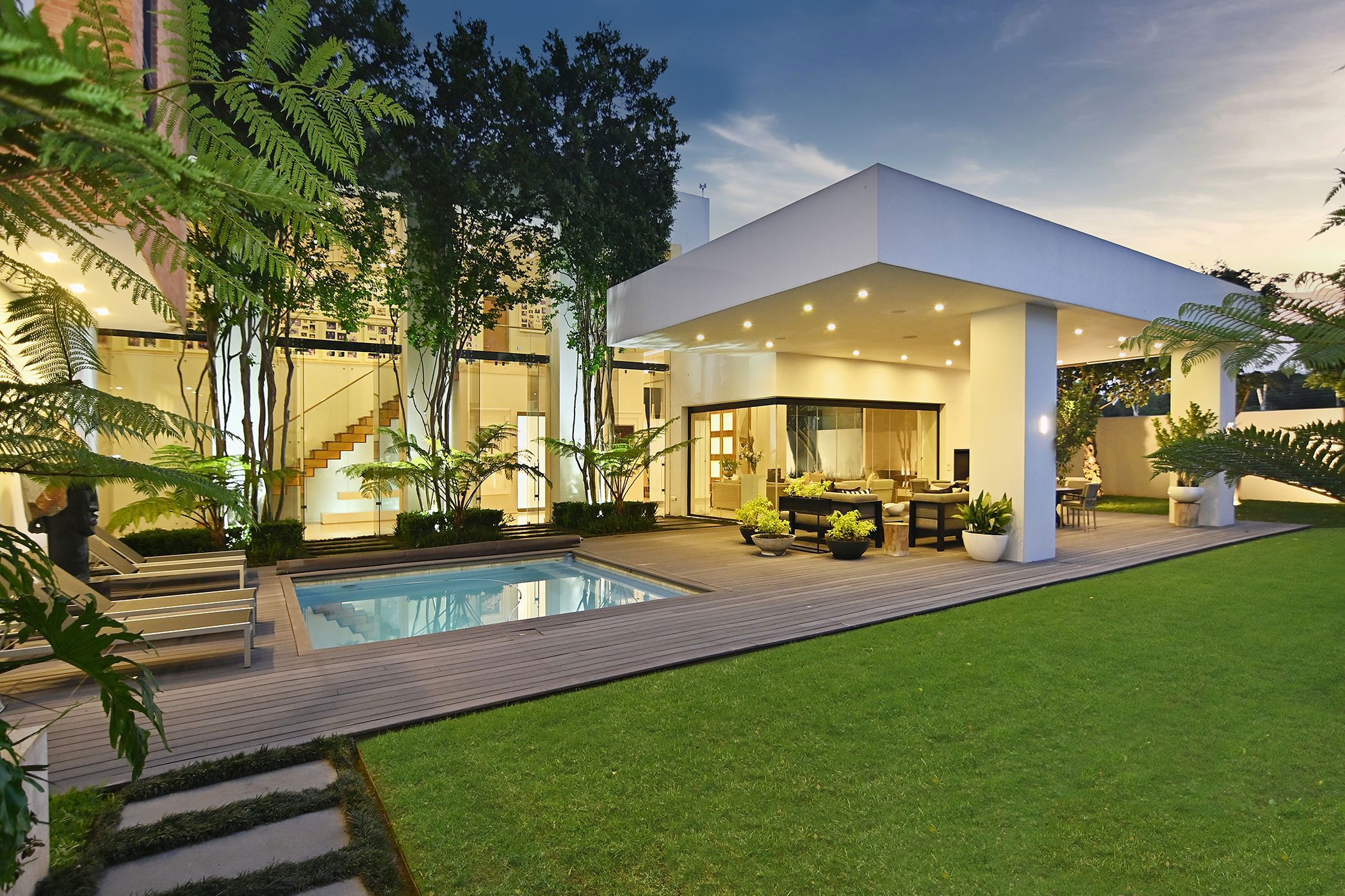 Security complex home for sale in Hyde Park, Sandton - HP1715538