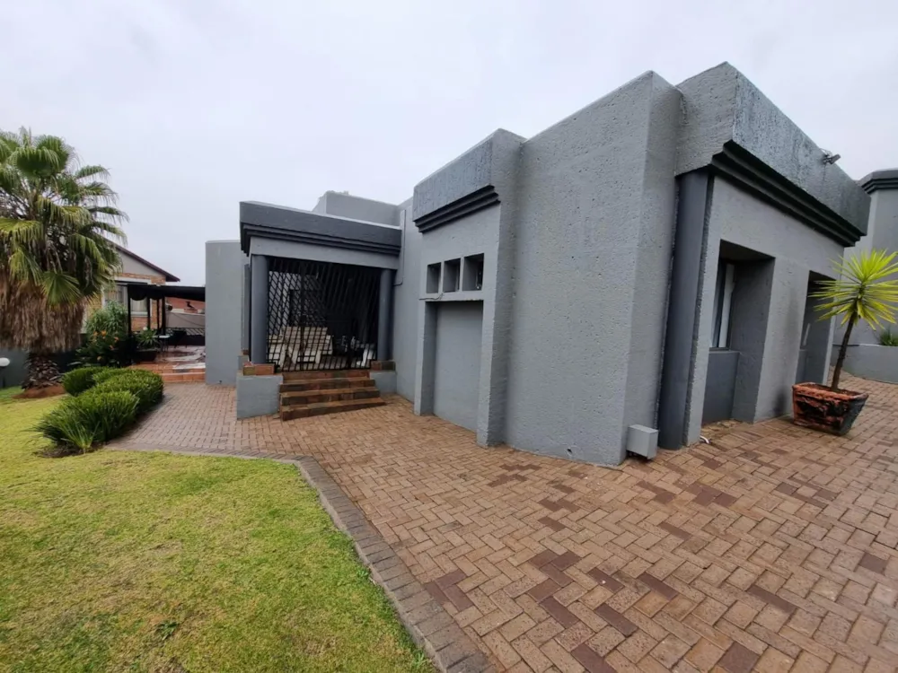 Double-storey house for sale in Hoeveld Park - 1WD1731931 Double-storey house for sale in Hoeveld Park - 1WD1731931