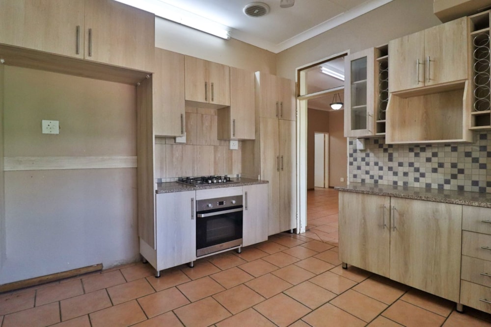 House for sale in Komatipoort - 1NK1715802 House for sale in Komatipoort - 1NK1715802