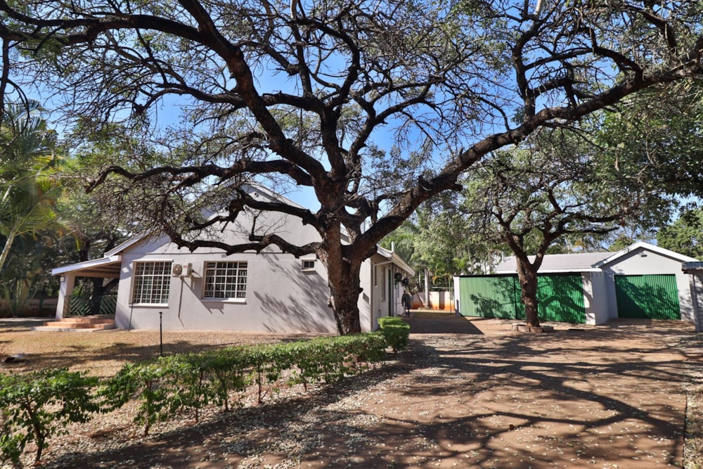 House for sale in Komatipoort - 1NK1715802 House for sale in Komatipoort - 1NK1715802