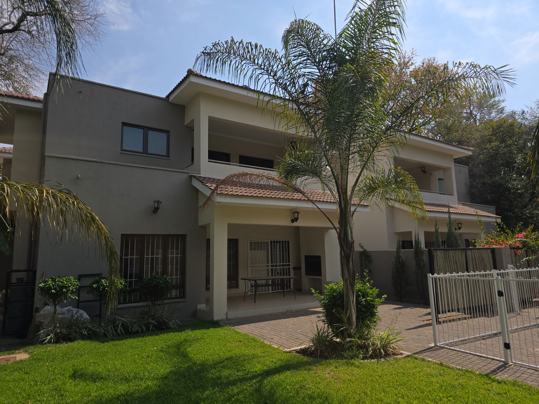 Townhouse to rent in Extension 11, Botswana - 3BO1715884