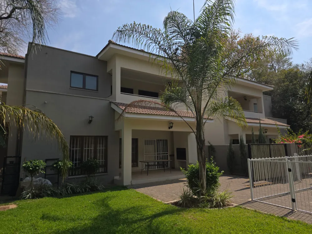 Townhouse let in Extension 11, Botswana - 3BO1715884