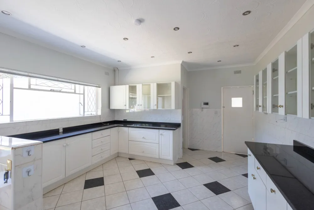 House sold in Borrowdale, Zimbabwe - 3ZB1715939 House sold in Borrowdale, Zimbabwe - 3ZB1715939