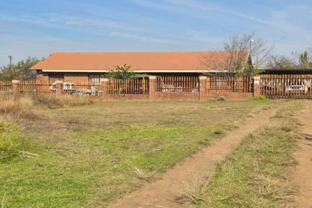 House for sale in Hendrina - 1MD1716015 House for sale in Hendrina - 1MD1716015